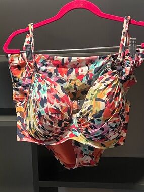 Abstract Multicolor Underwire Bikini Set - Pink & Coral Accents